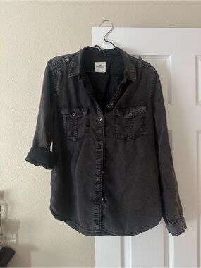 American Eagle button-up shirt